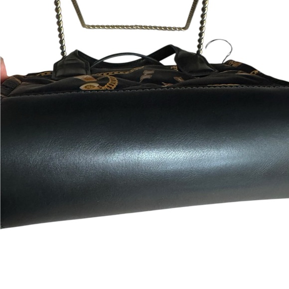 Kurt Geiger Black Quilted Mini Tote with Gold Chain Print💝 - Picture 7 of 10